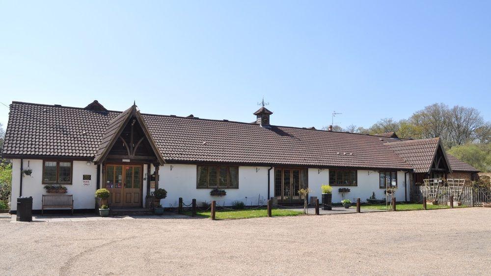 Little Foxes & Gatwick Airport Parking Hotel