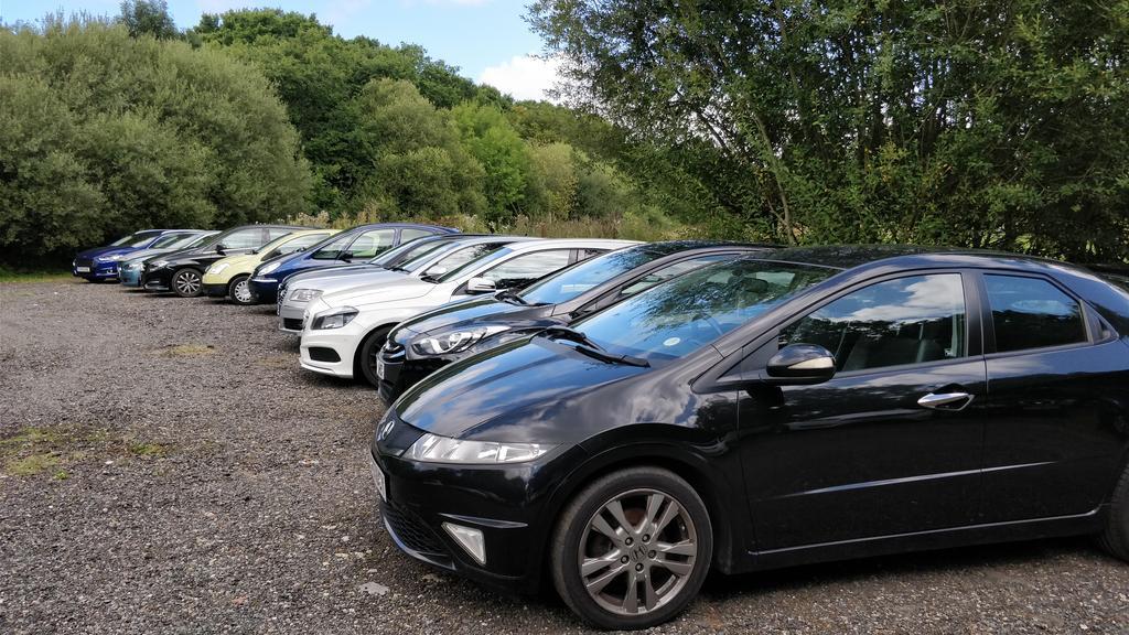 Little Foxes & Gatwick Airport Parking 3*