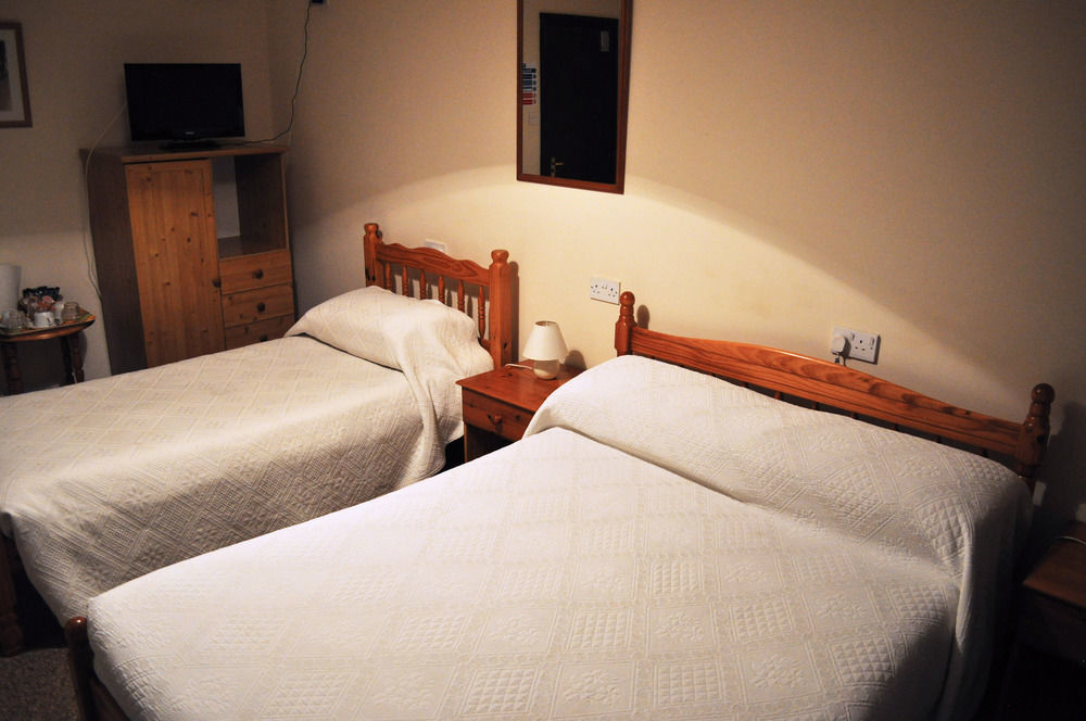 Little Foxes & Gatwick Airport Parking 3* Crawley (West Sussex)