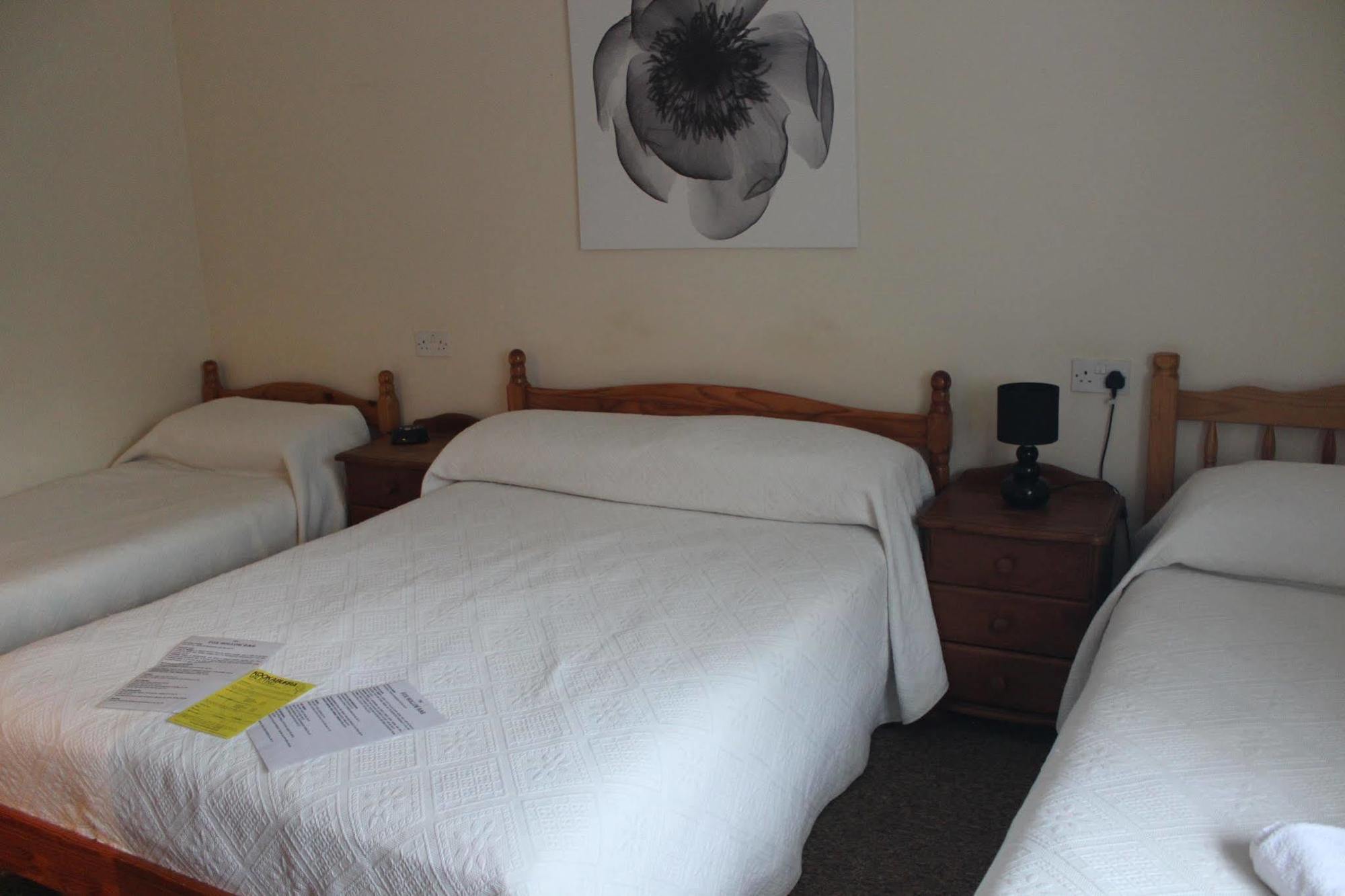 Little Foxes & Gatwick Airport Parking 3* Crawley (West Sussex)
