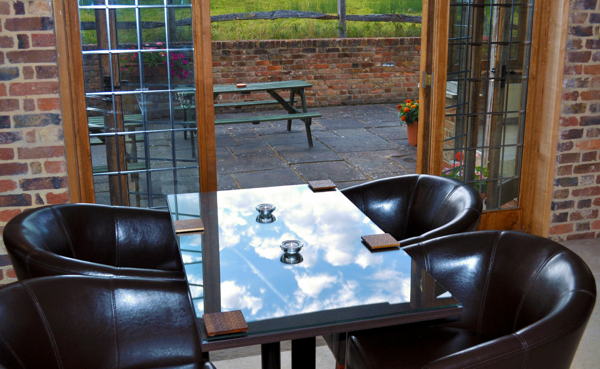 Little Foxes & Gatwick Airport Parking Hotel Crawley (West Sussex)