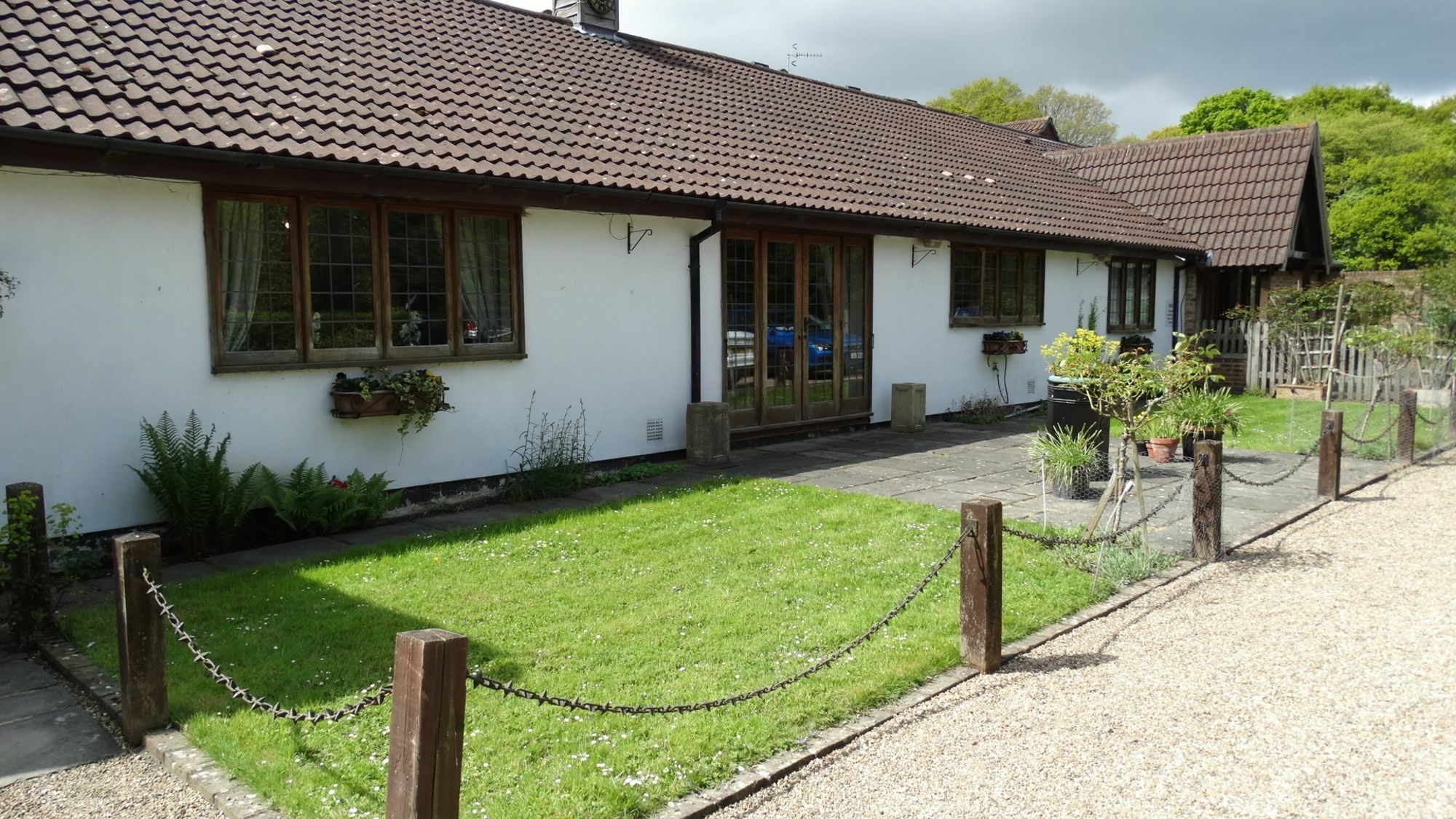 Little Foxes & Gatwick Airport Parking 3*