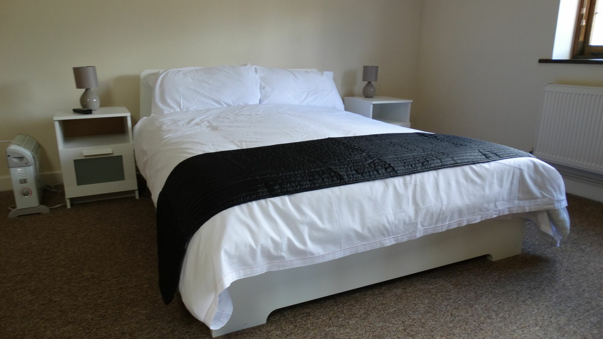 Hotel Little Foxes & Gatwick Airport Parking