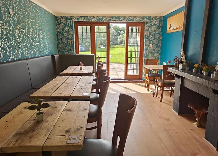 Little Foxes Hotel & Gatwick Airport Parking