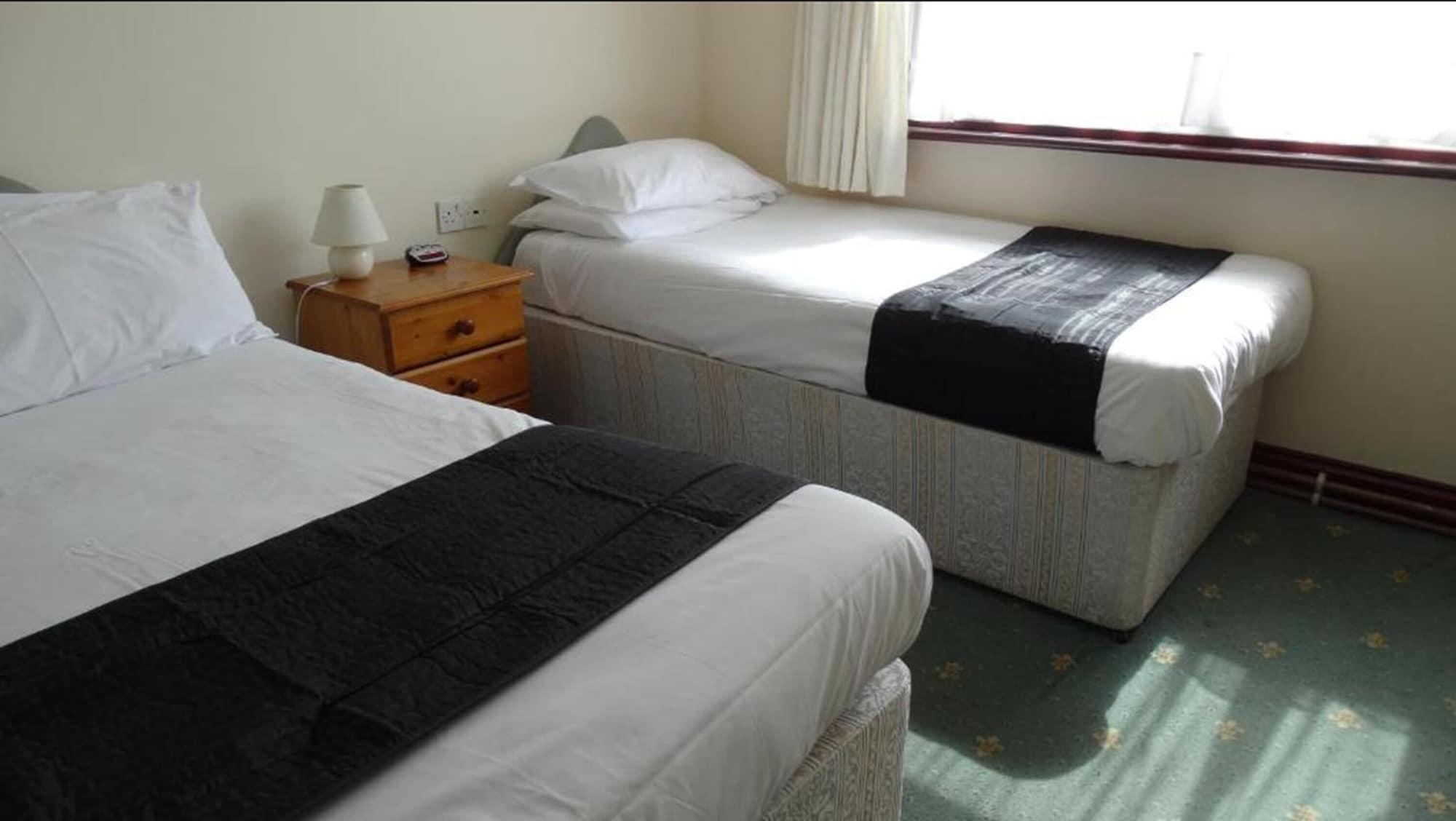 Little Foxes & Gatwick Airport Parking Hotel