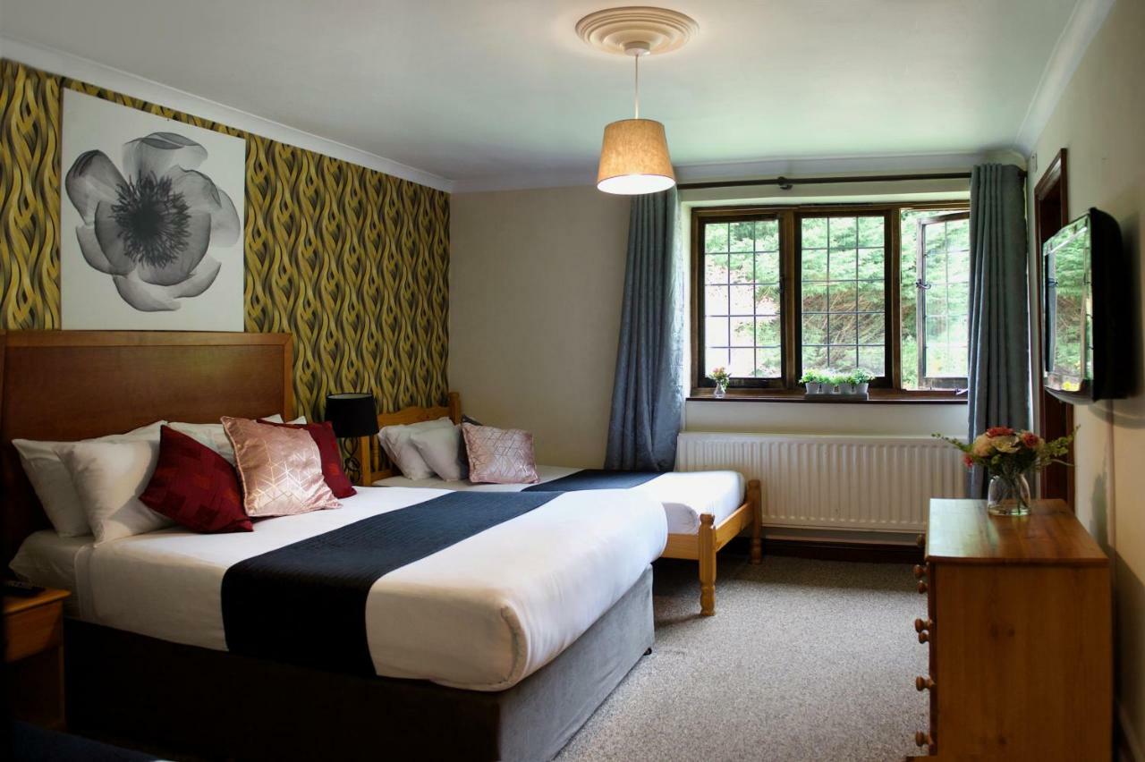 Little Foxes & Gatwick Airport Parking Hotel
