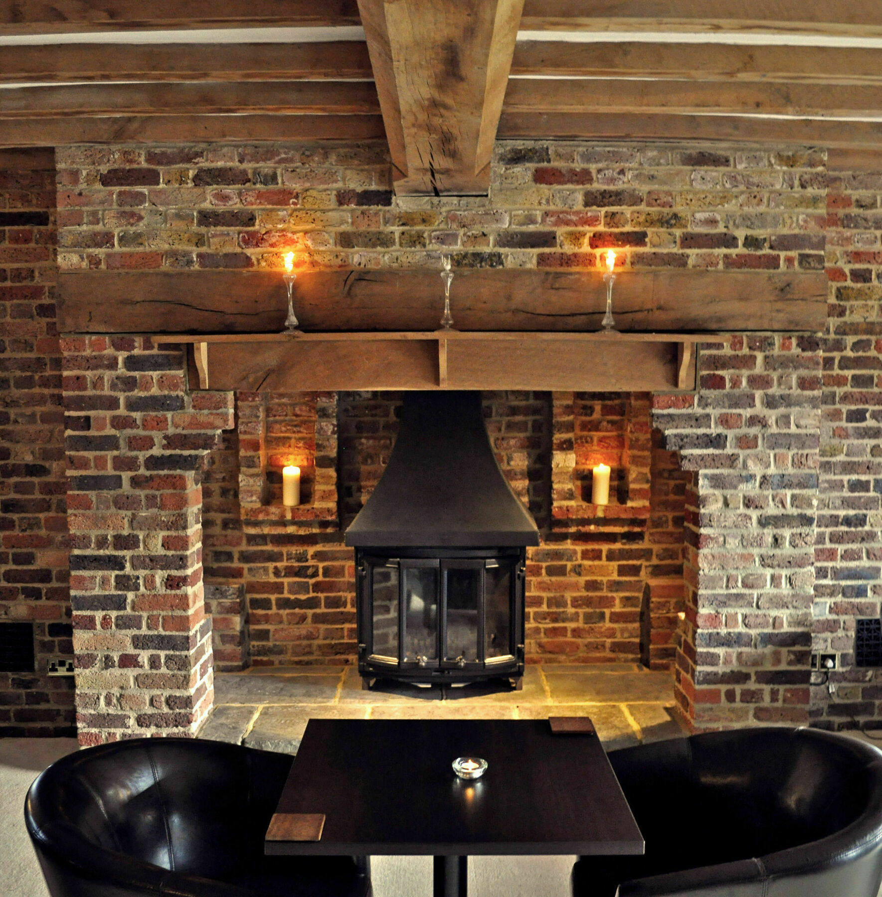 Hotel Little Foxes & Gatwick Airport Parking