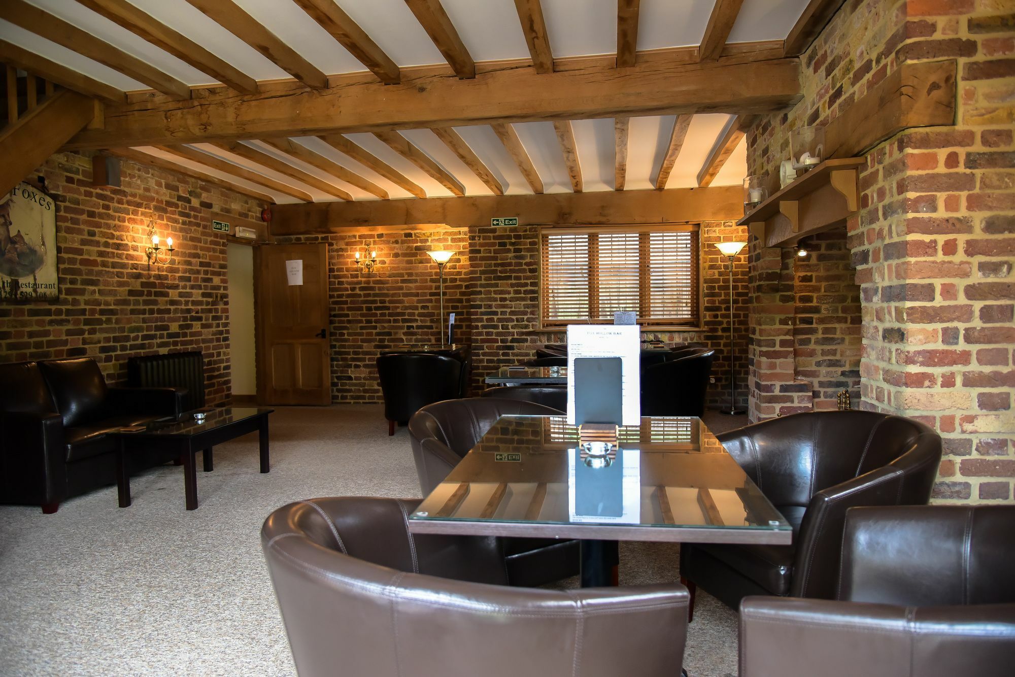 Hotel Little Foxes & Gatwick Airport Parking