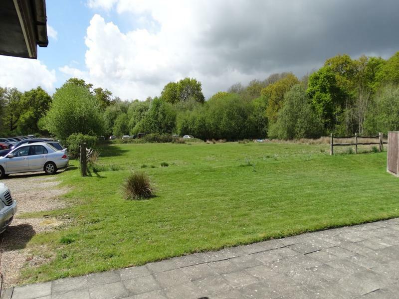 Little Foxes & Gatwick Airport Parking 3* Crawley (West Sussex)
