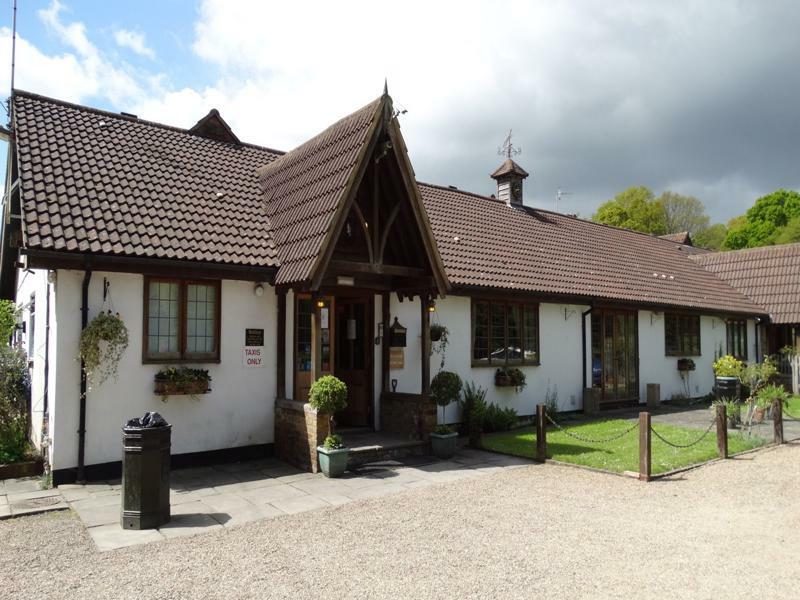 Hotel Little Foxes & Gatwick Airport Parking Crawley (West Sussex)