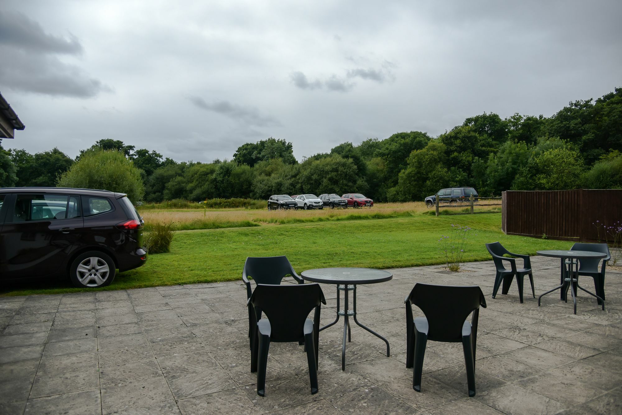 Hotel Little Foxes & Gatwick Airport Parking