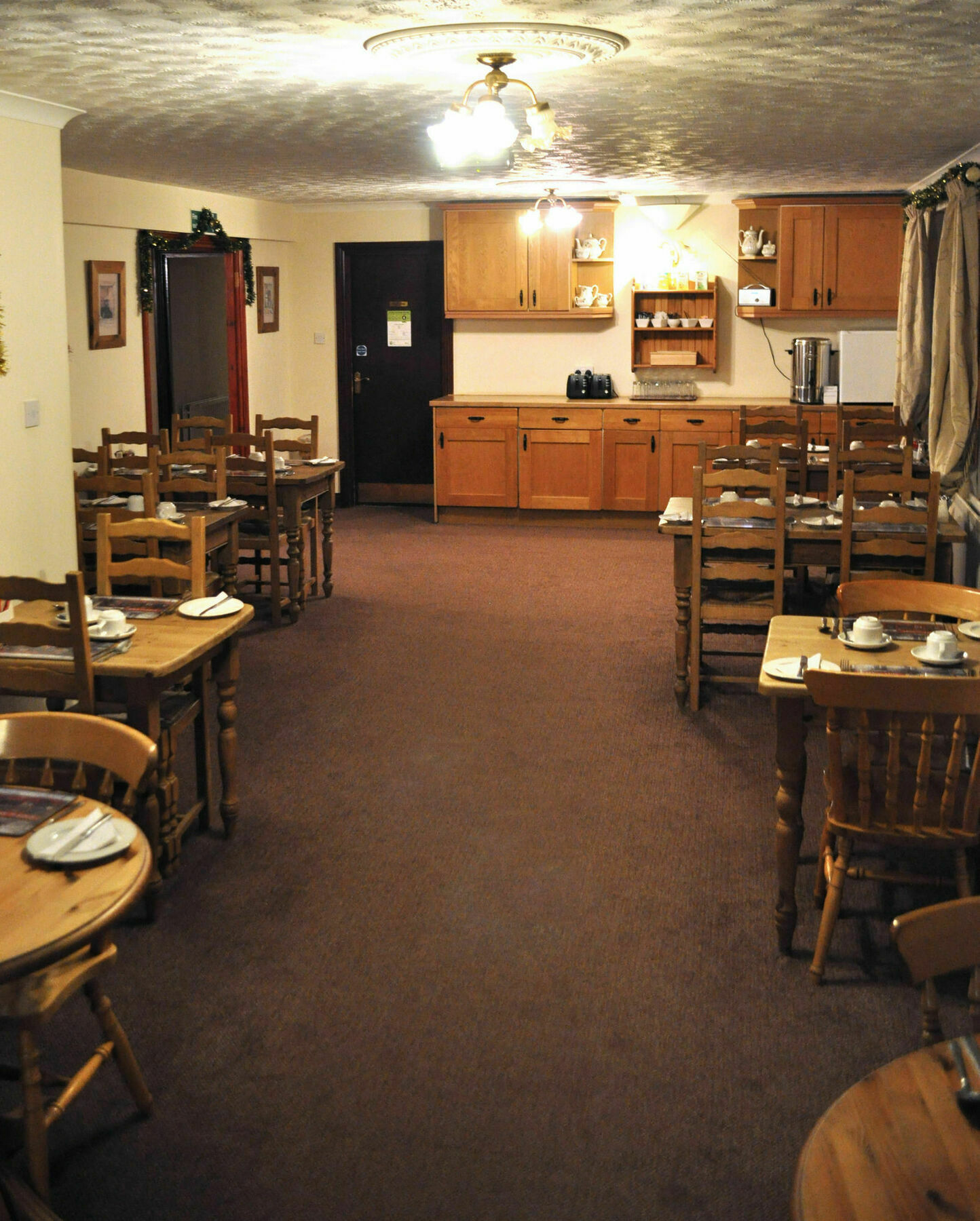 Hotel Little Foxes & Gatwick Airport Parking