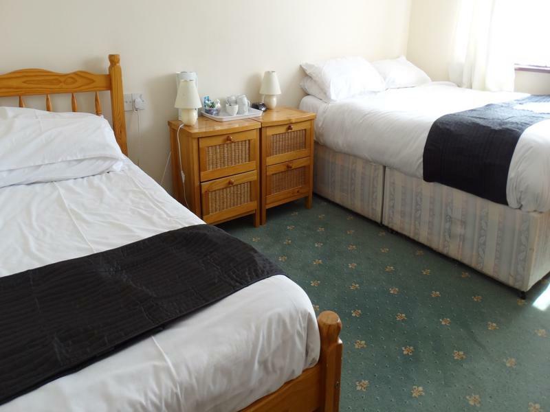Hotel Little Foxes & Gatwick Airport Parking 3*
